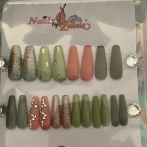 Press on nails, false nails, gel nails